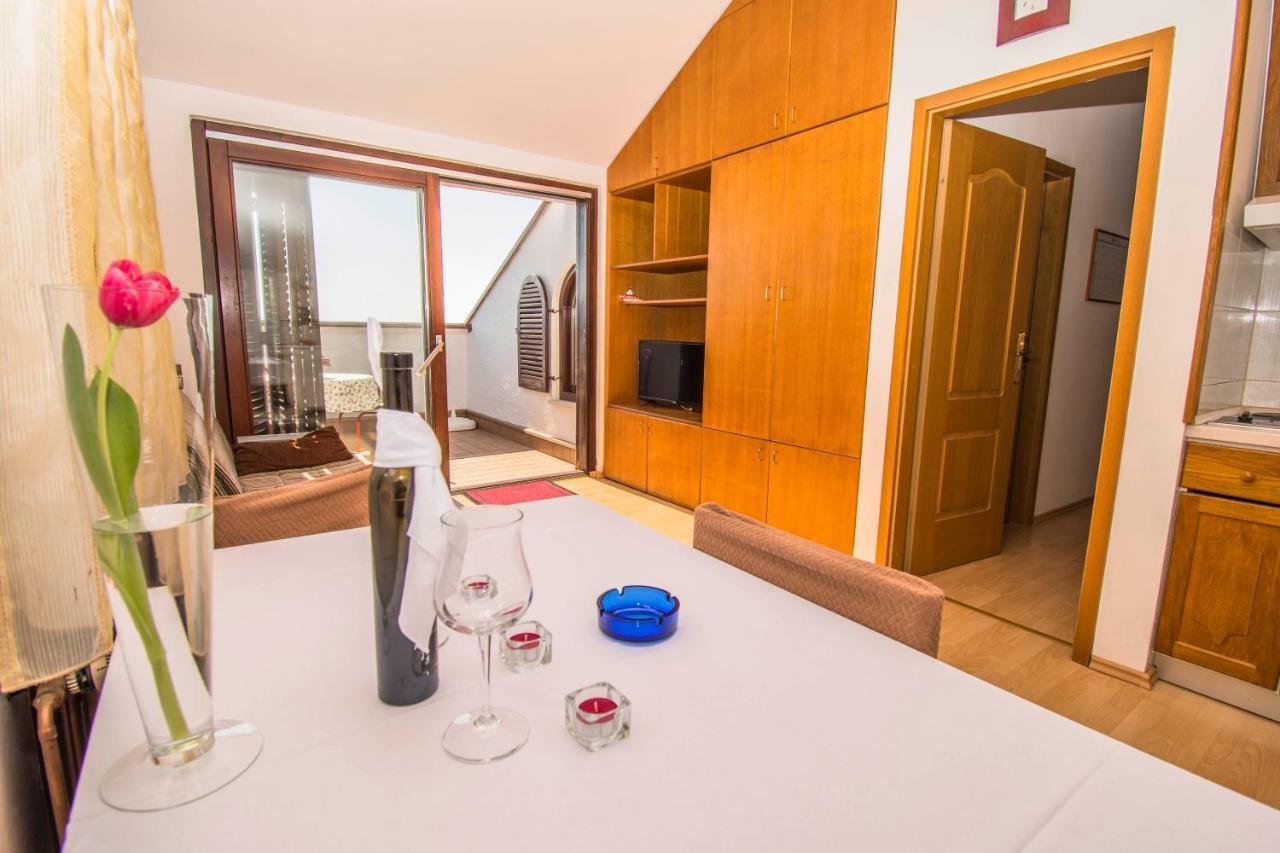 Apartments Punta & Vista In Krk คิร์ก ภายนอก รูปภาพ