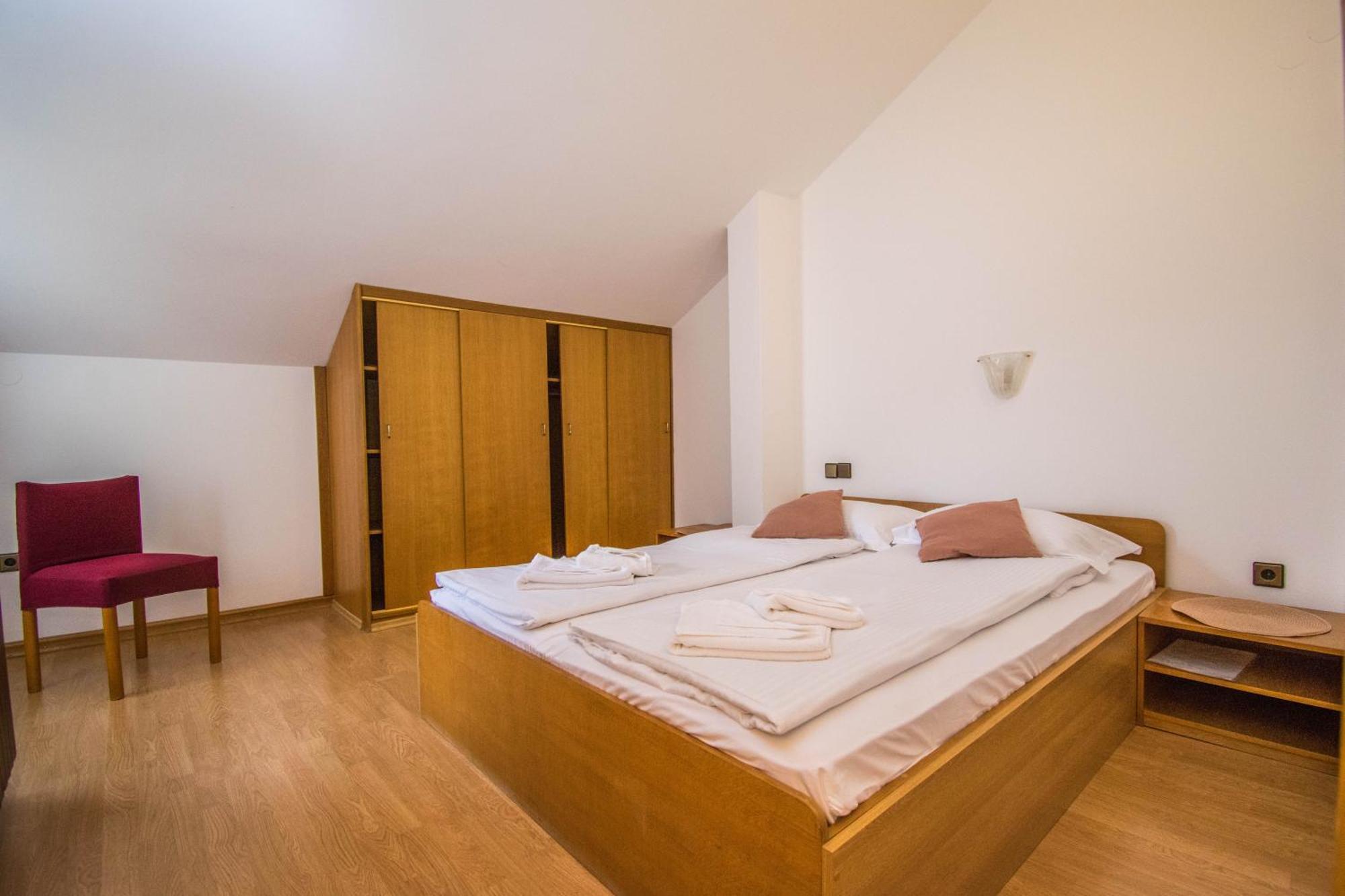 Apartments Punta & Vista In Krk คิร์ก ภายนอก รูปภาพ