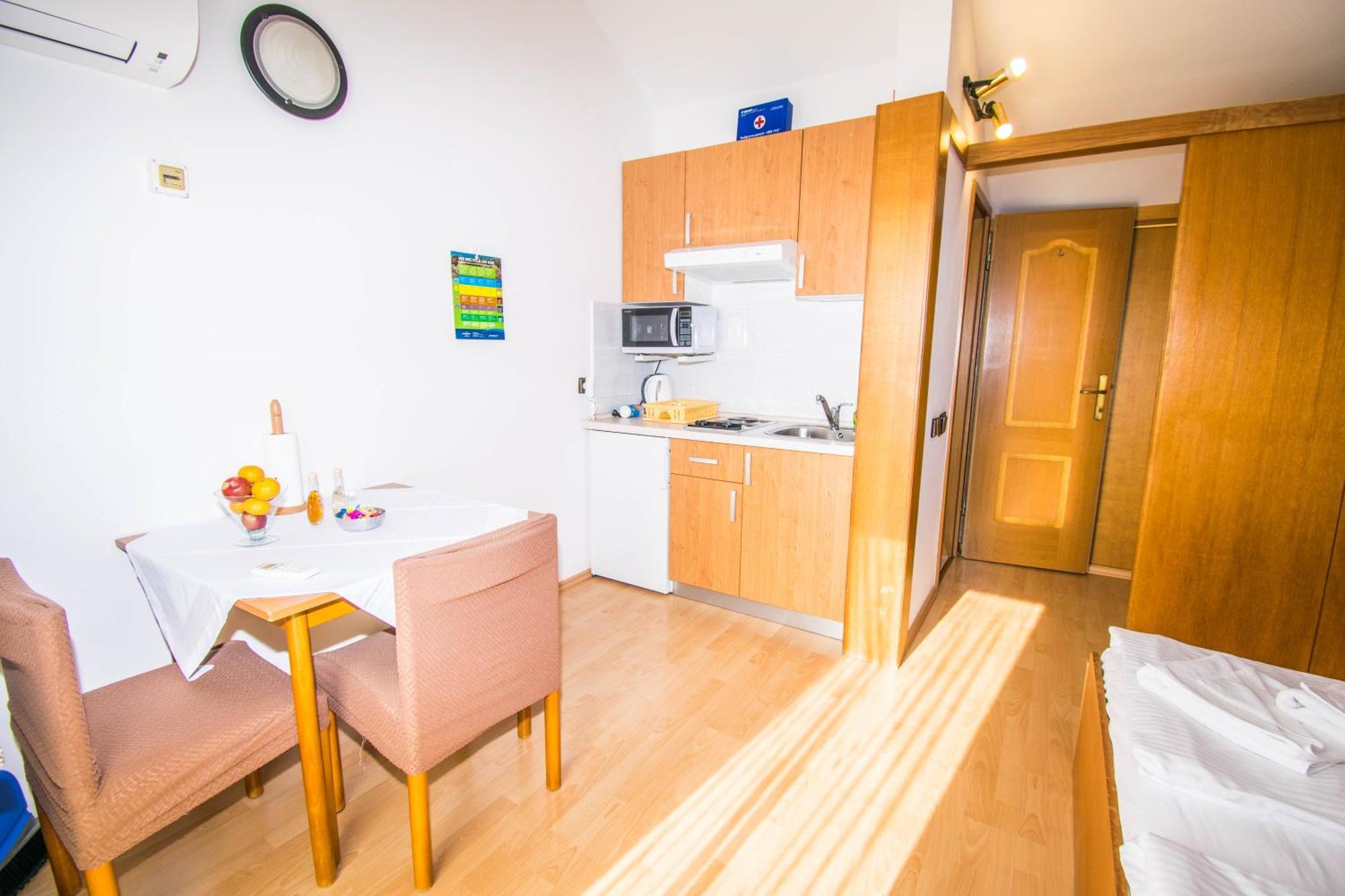 Apartments Punta & Vista In Krk คิร์ก ภายนอก รูปภาพ