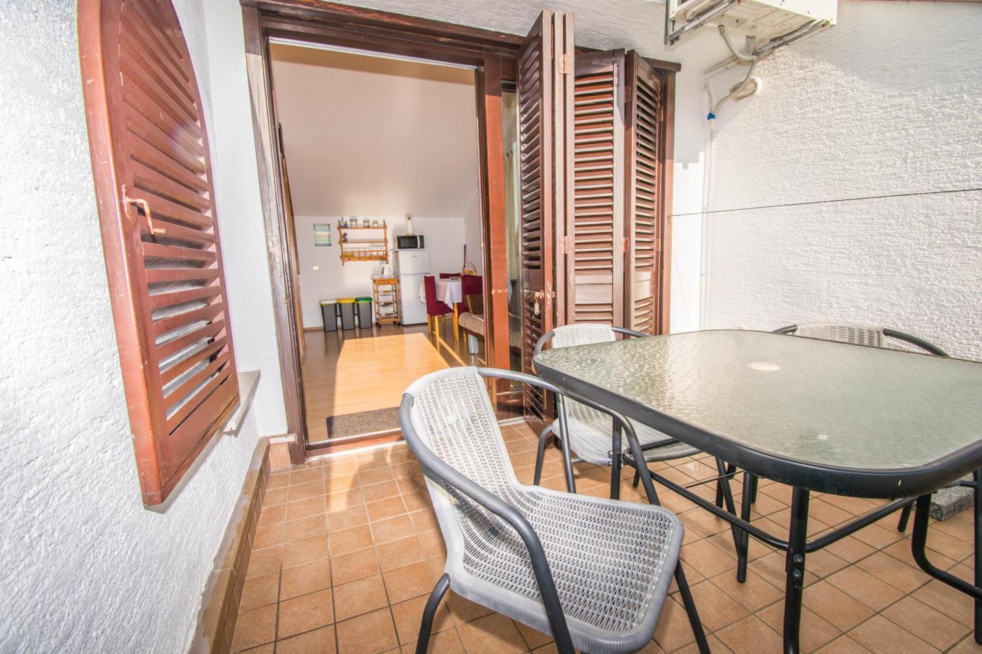 Apartments Punta & Vista In Krk คิร์ก ภายนอก รูปภาพ