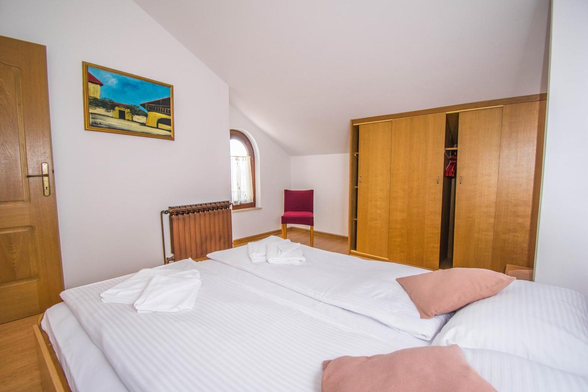 Apartments Punta & Vista In Krk คิร์ก ภายนอก รูปภาพ
