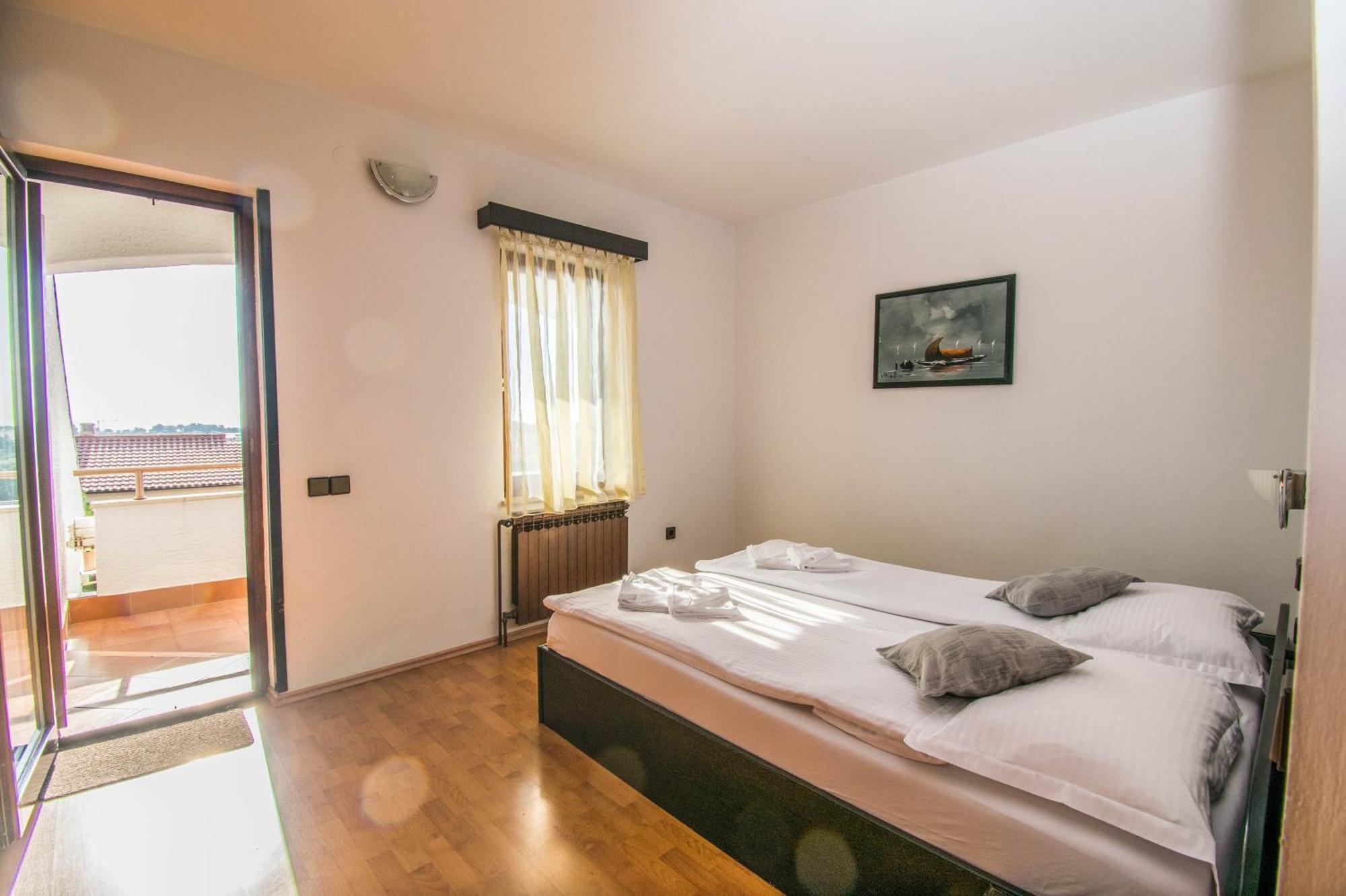Apartments Punta & Vista In Krk คิร์ก ภายนอก รูปภาพ